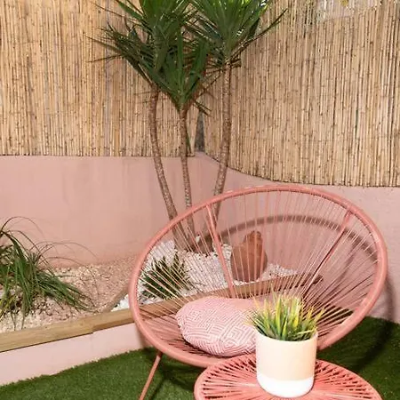 Joli Petit Cocon Et Sa Jolie Terrasse Lesclesdenicole * Hyeres