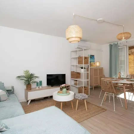 Апартаменты Joli Petit Cocon Et Sa Jolie Terrasse Lesclesdenicole *