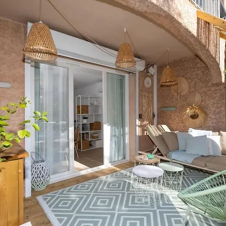 Joli Petit Cocon Et Sa Jolie Terrasse Lesclesdenicole Йер